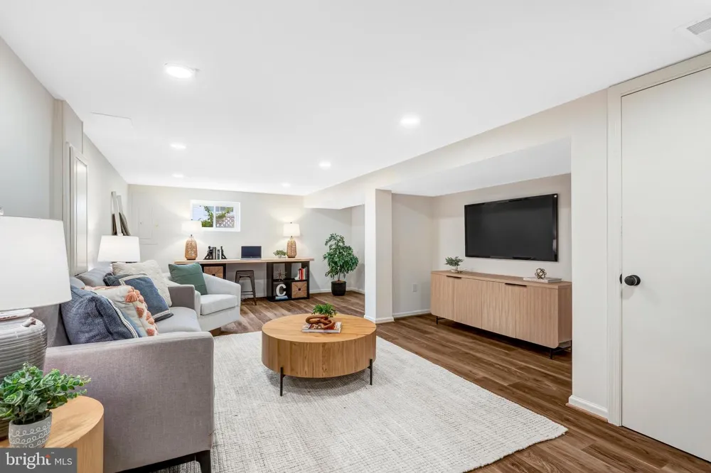 5416 CHATSWORTH COURT Fairfax, VA 22032