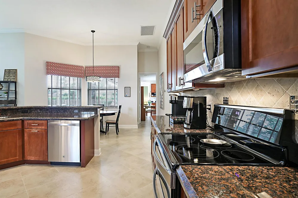 15652 86TH WAY Palm Beach Gardens, FL 33418