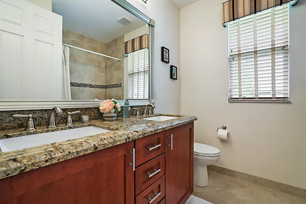 15652 86TH WAY Palm Beach Gardens, FL 33418