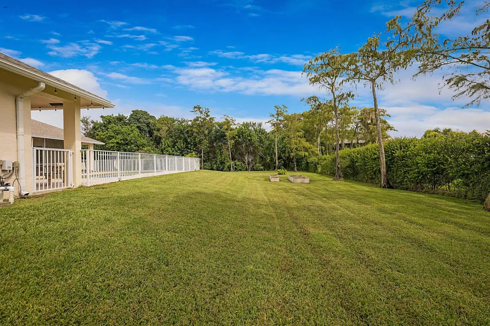 15652 86TH WAY Palm Beach Gardens, FL 33418