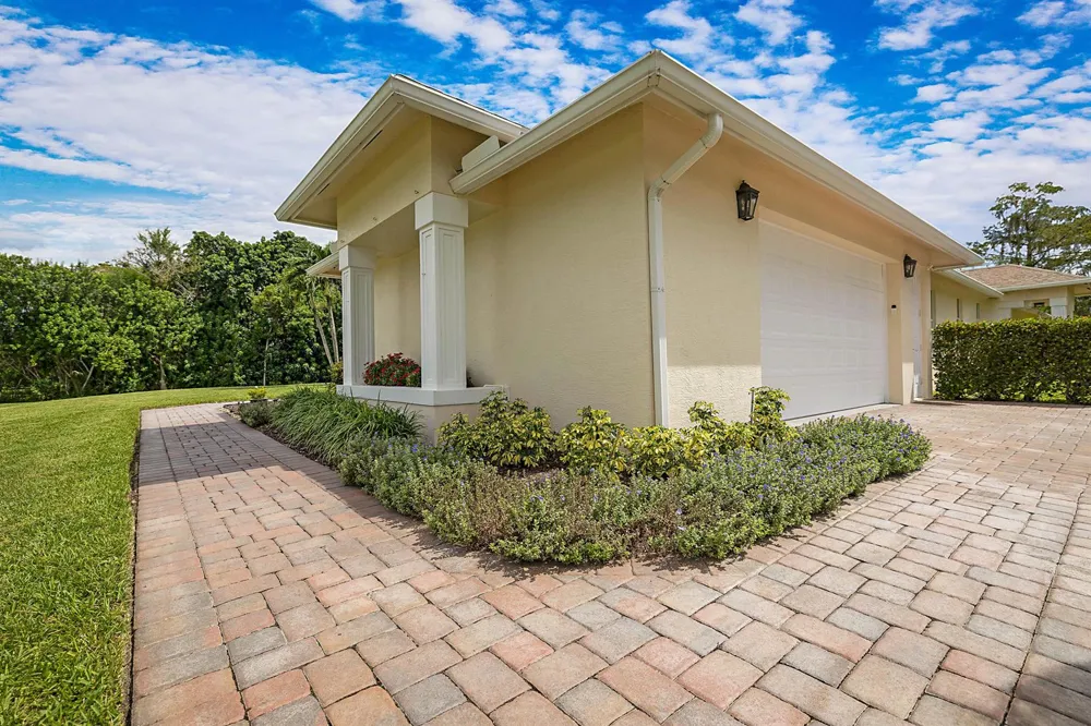 15652 86TH WAY Palm Beach Gardens, FL 33418