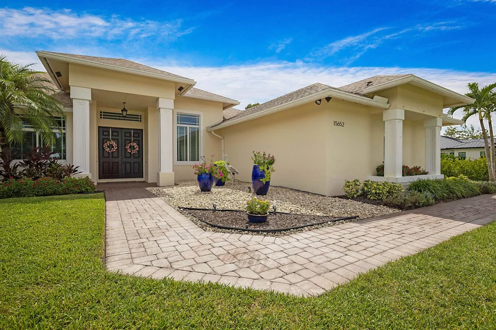 15652 86TH WAY Palm Beach Gardens, FL 33418