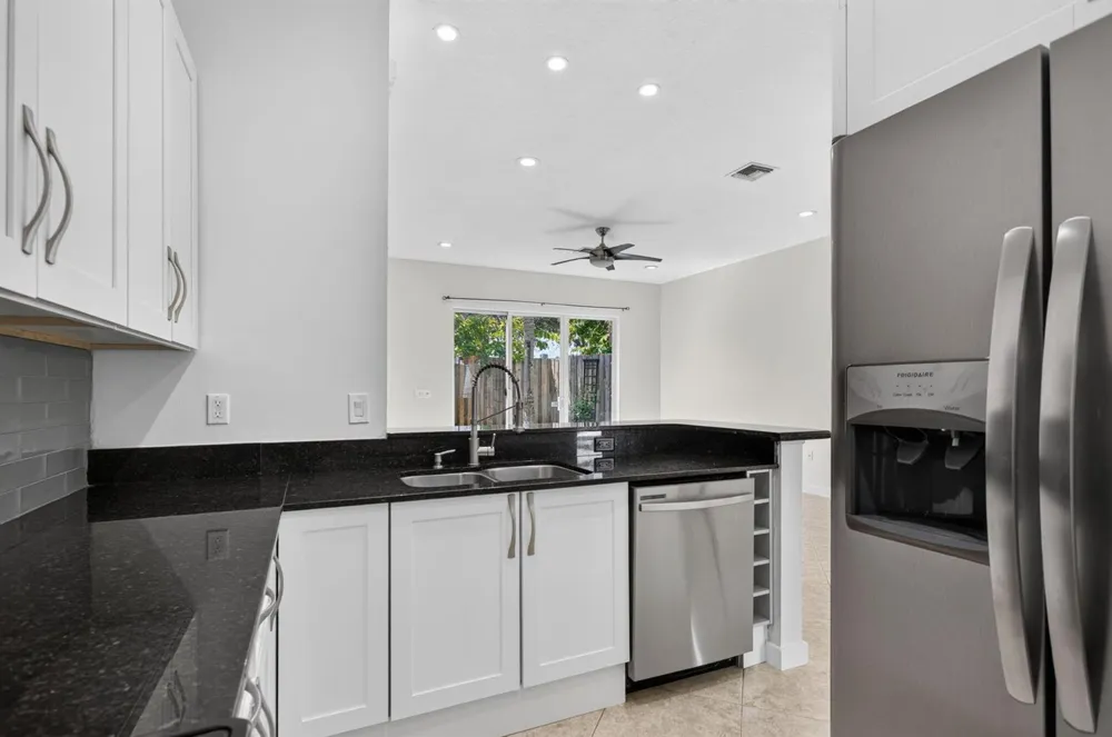 11 NE 20th Avenue Pompano Beach, FL 33060
