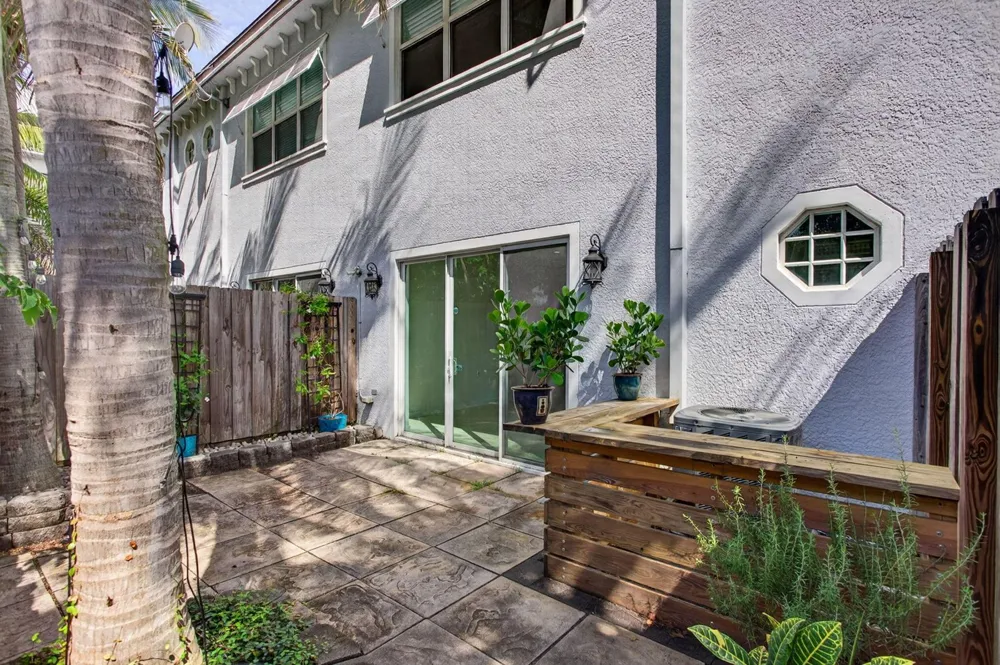 11 NE 20th Avenue Pompano Beach, FL 33060