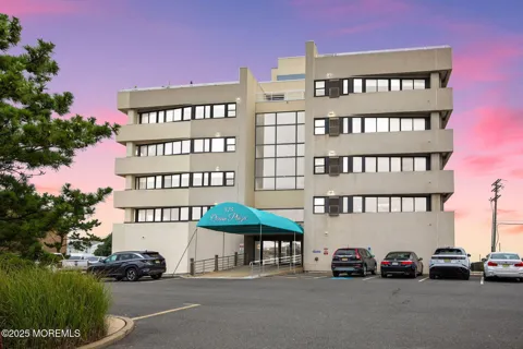 525 Ocean Boulevard #206