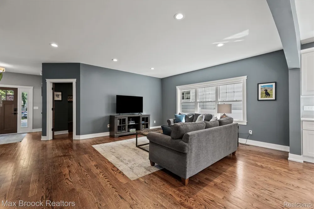 123 Potter Avenue Royal Oak City, MI 48067