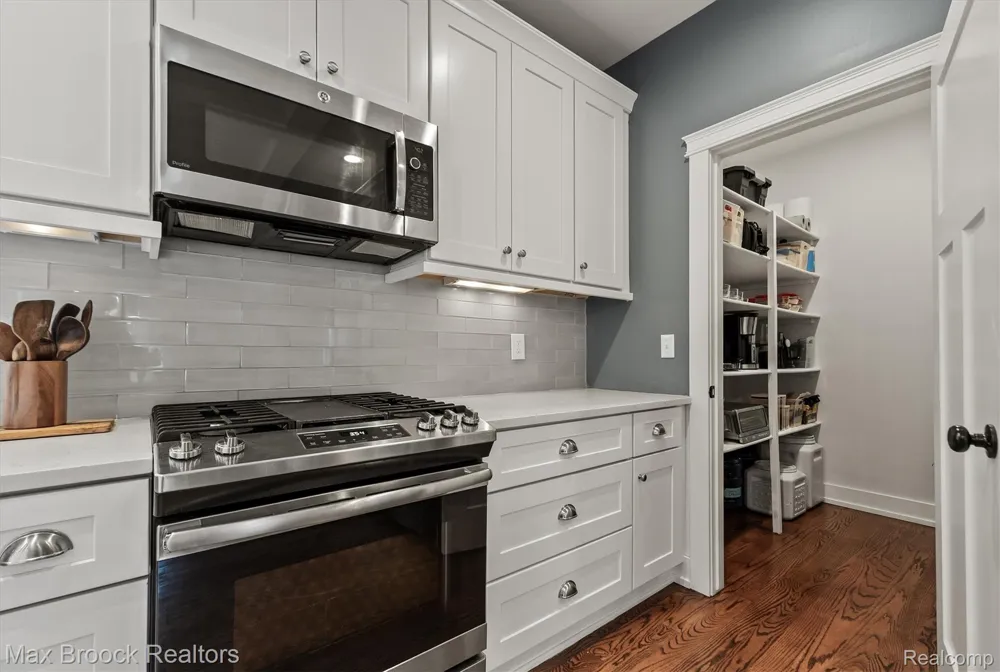 123 Potter Avenue Royal Oak City, MI 48067