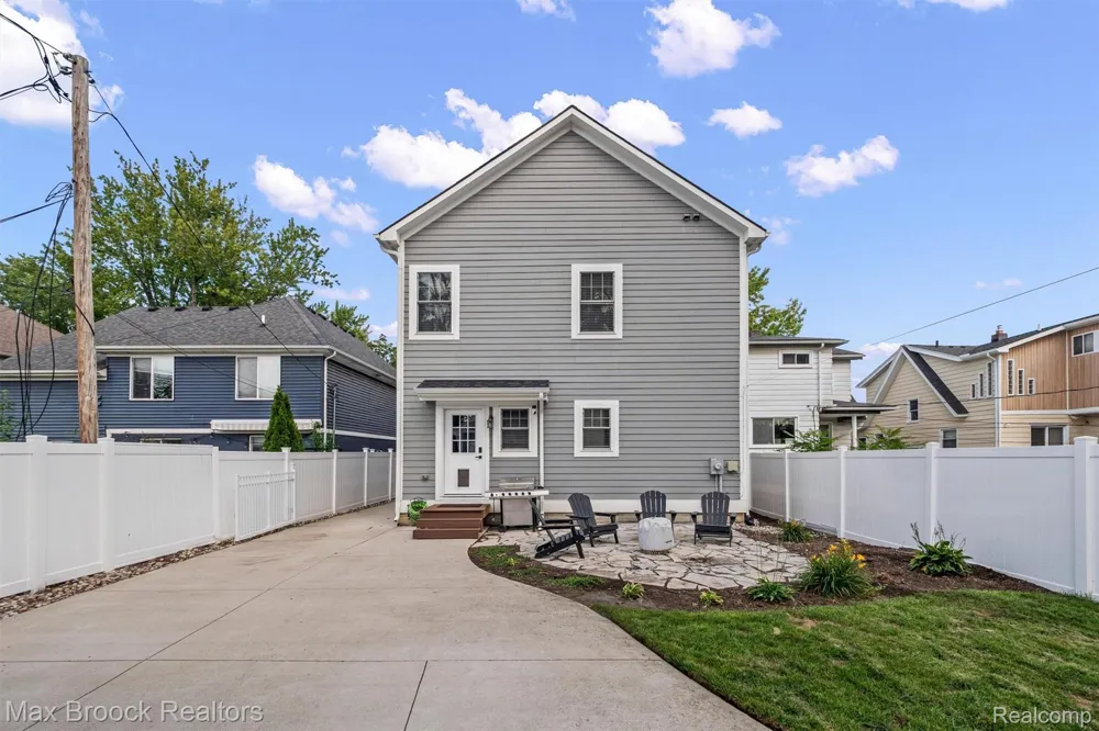 123 Potter Avenue Royal Oak City, MI 48067