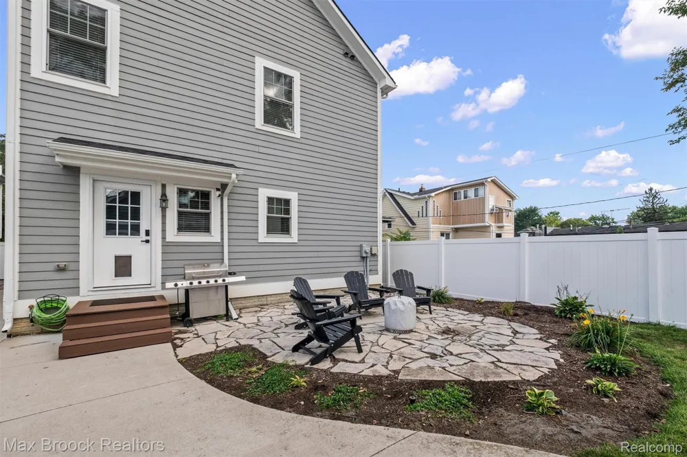 123 Potter Avenue Royal Oak City, MI 48067