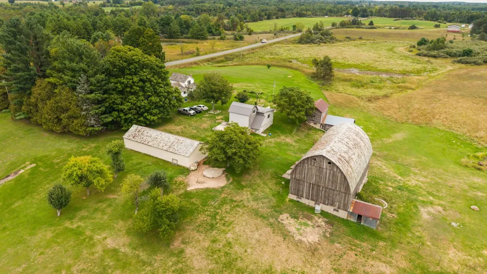 9425 W Coleman Isabella Township, MI 48632