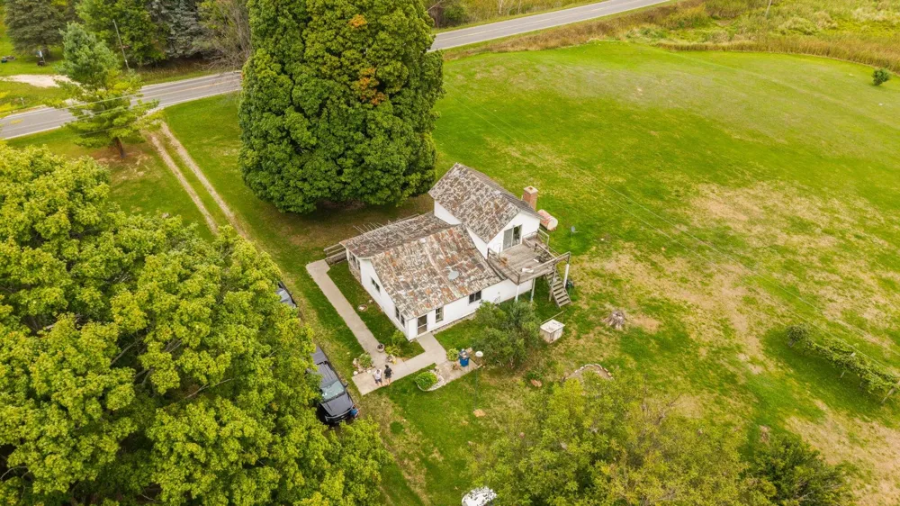 9425 W Coleman Isabella Township, MI 48632