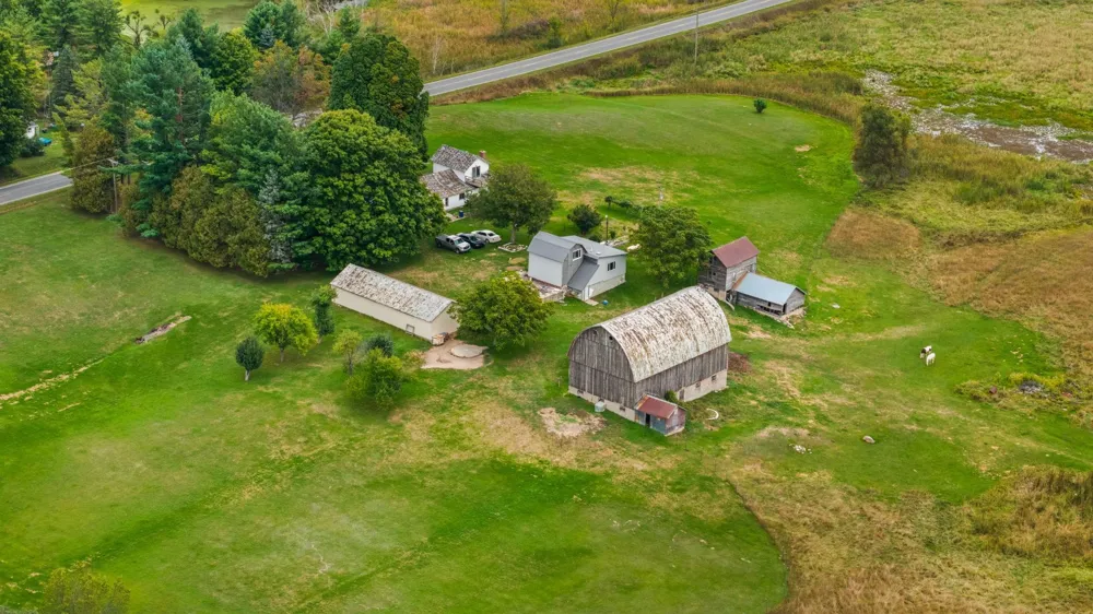 9425 W Coleman Isabella Township, MI 48632
