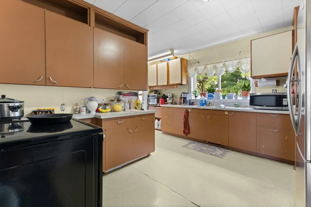 9425 W Coleman Isabella Township, MI 48632