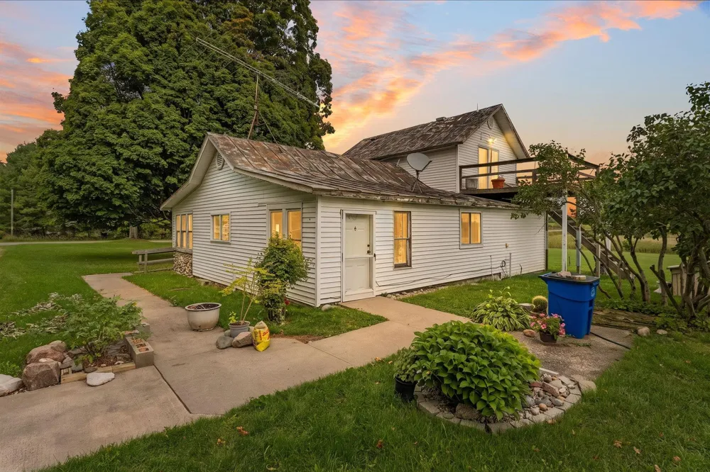 9425 W Coleman Isabella Township, MI 48632