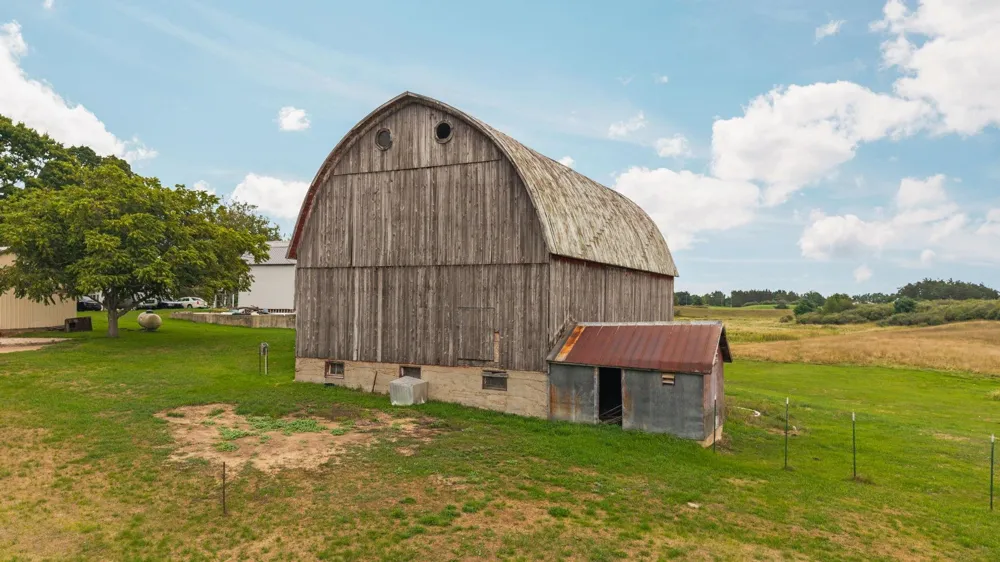 9425 W Coleman Isabella Township, MI 48632