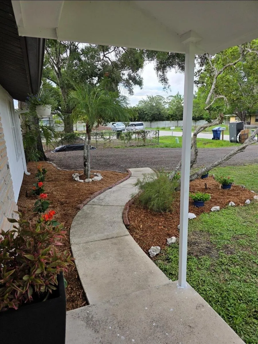1205 WILLIS AVENUE Sarasota, FL 34232