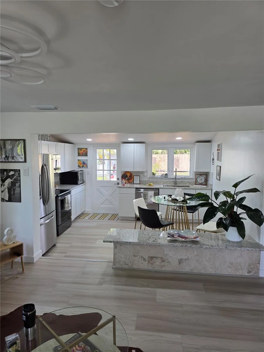 1205 WILLIS AVENUE Sarasota, FL 34232