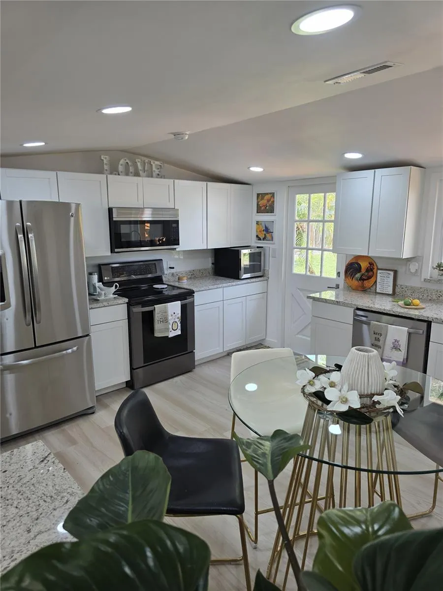 1205 WILLIS AVENUE Sarasota, FL 34232