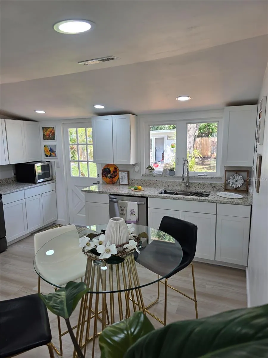 1205 WILLIS AVENUE Sarasota, FL 34232