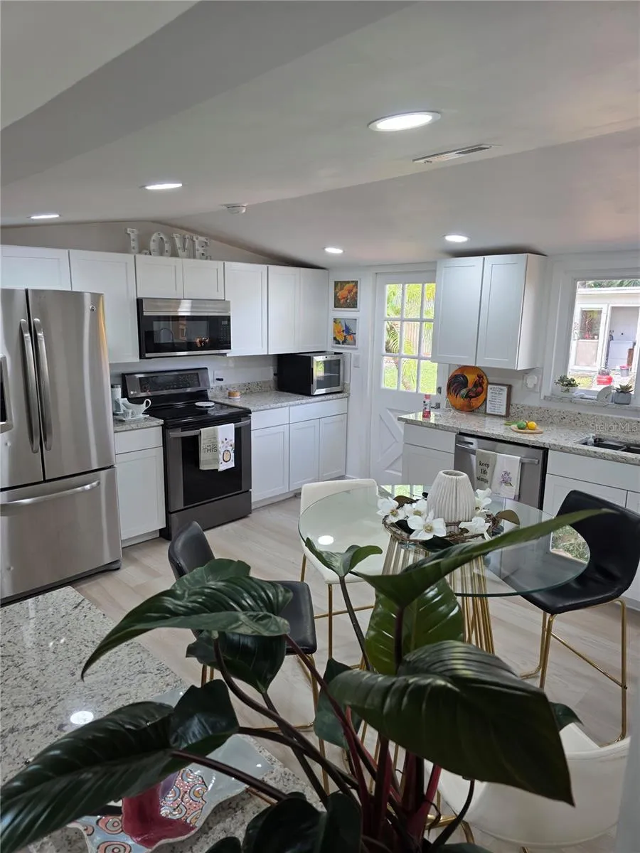 1205 WILLIS AVENUE Sarasota, FL 34232