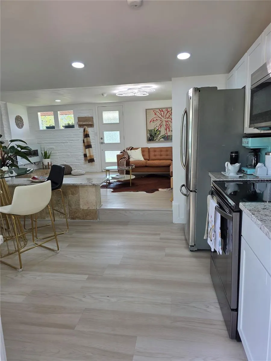 1205 WILLIS AVENUE Sarasota, FL 34232