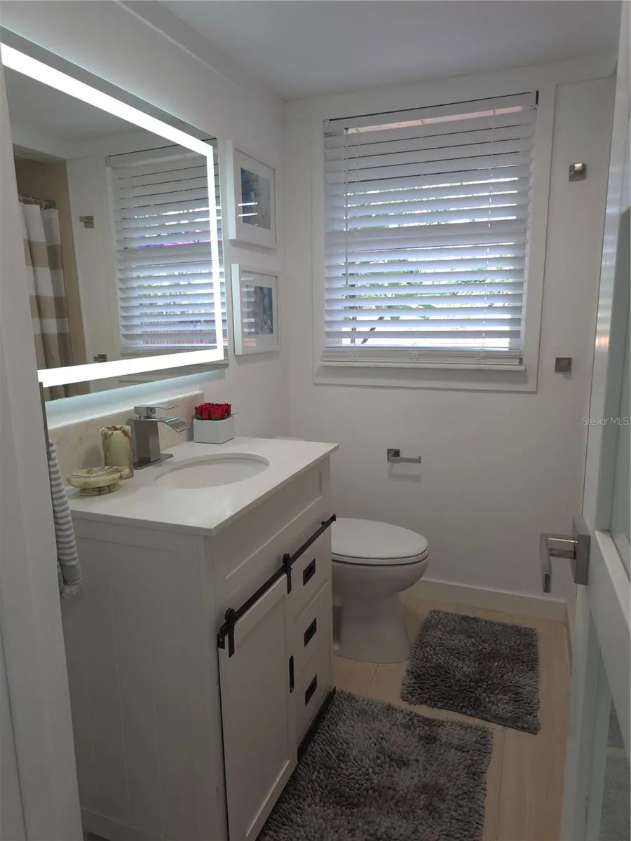 1205 WILLIS AVENUE Sarasota, FL 34232