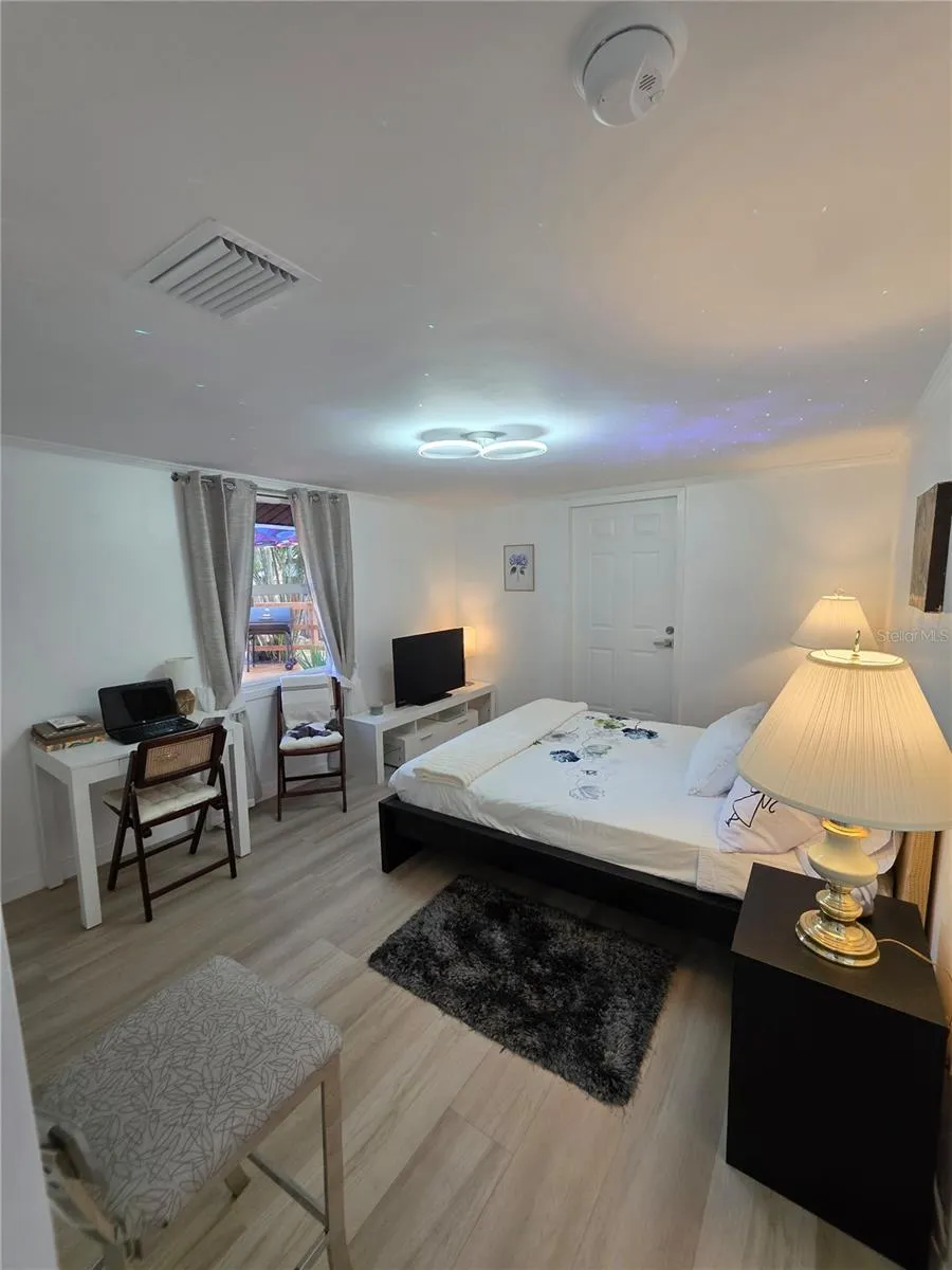1205 WILLIS AVENUE Sarasota, FL 34232