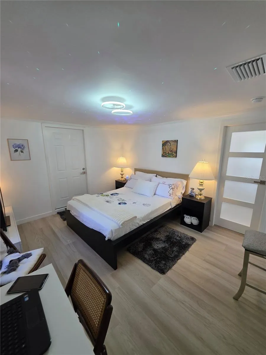 1205 WILLIS AVENUE Sarasota, FL 34232