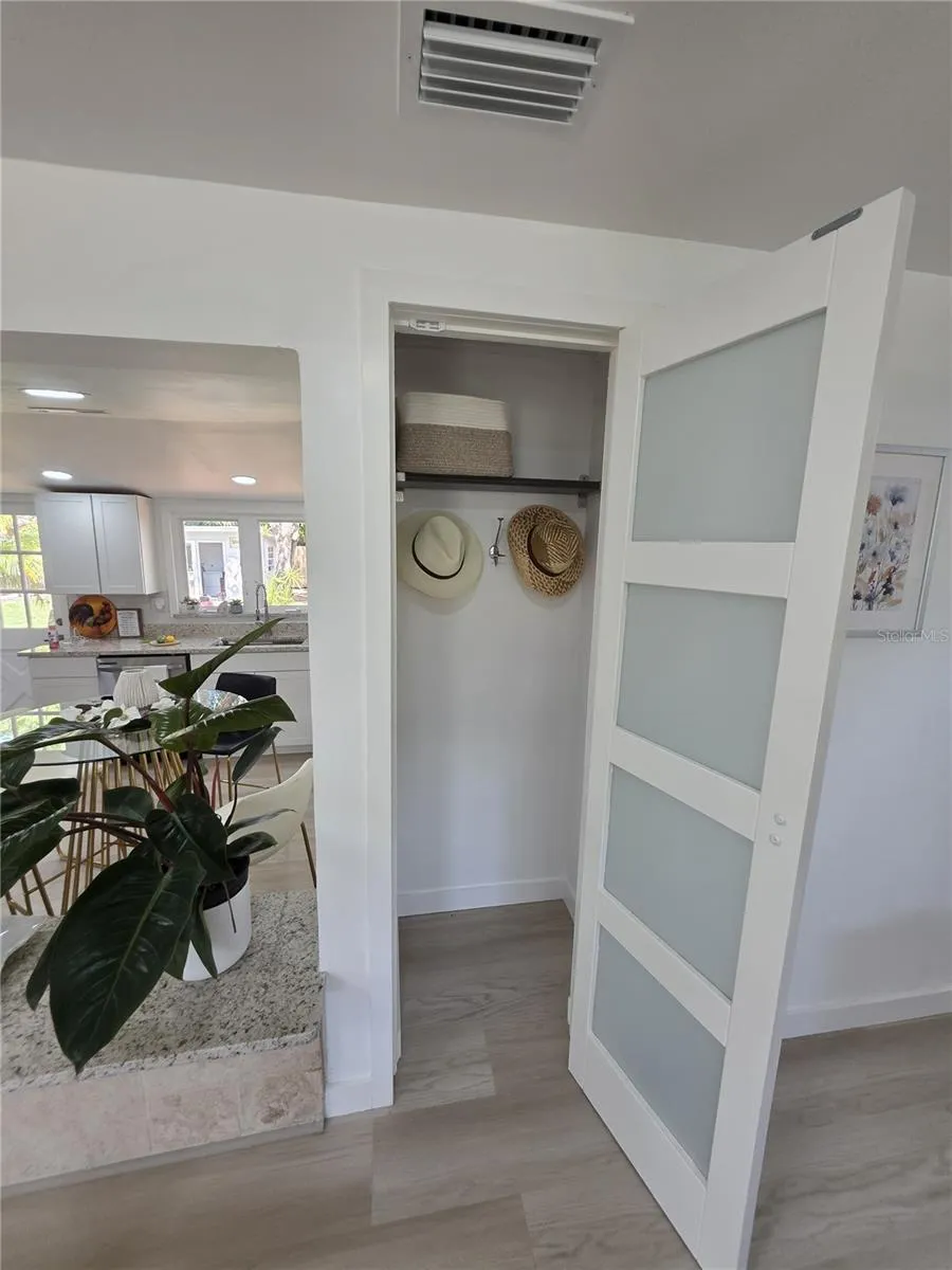 1205 WILLIS AVENUE Sarasota, FL 34232