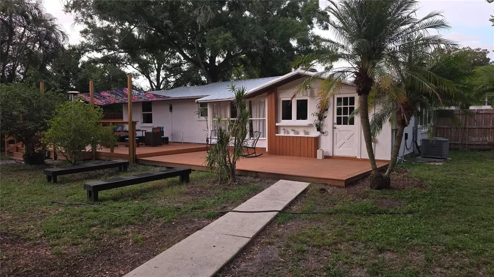 1205 WILLIS AVENUE Sarasota, FL 34232