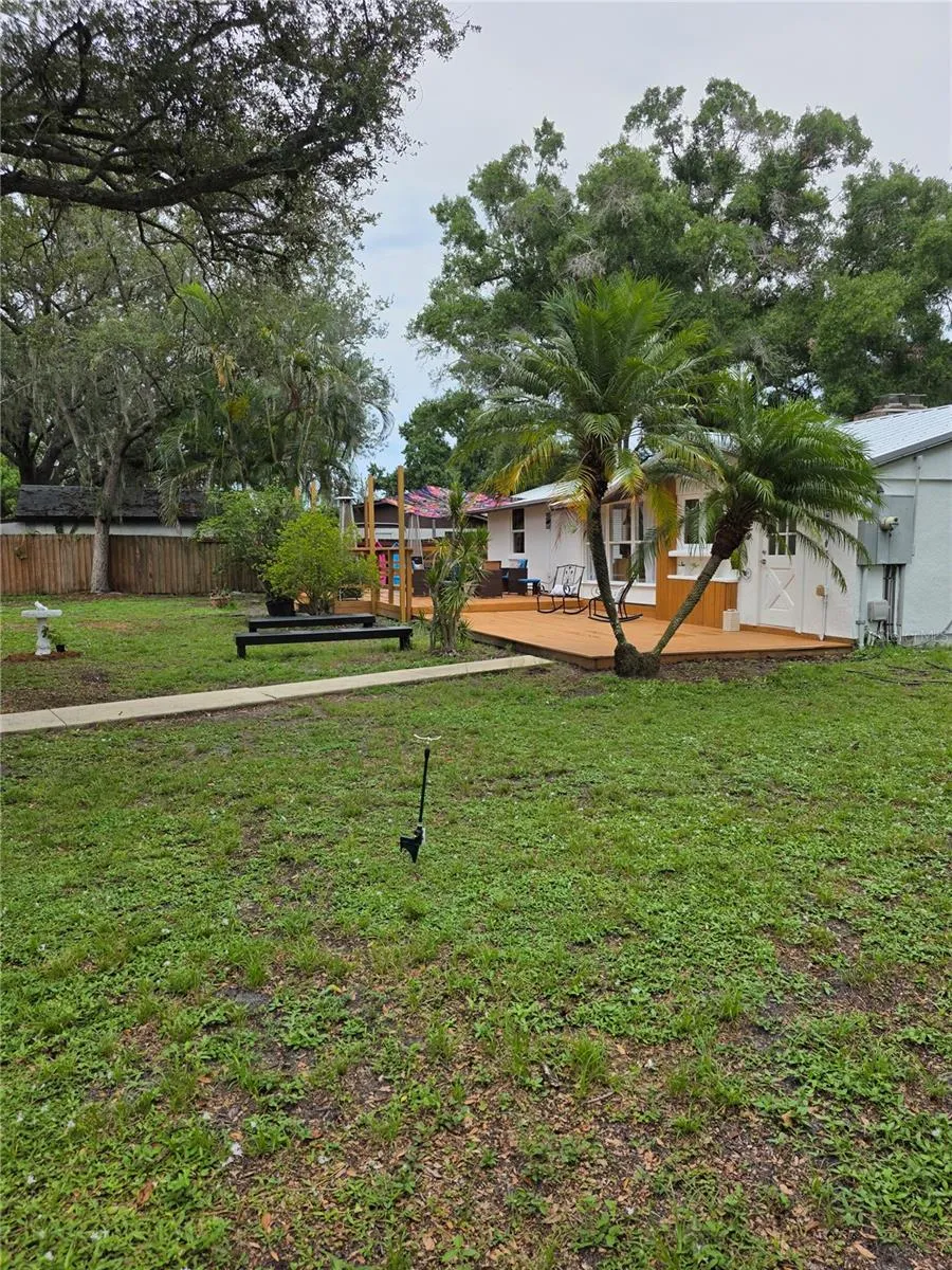 1205 WILLIS AVENUE Sarasota, FL 34232