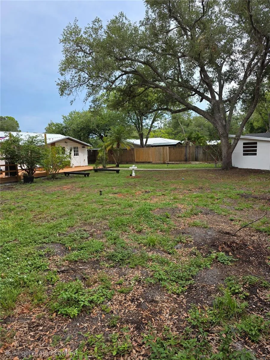 1205 WILLIS AVENUE Sarasota, FL 34232
