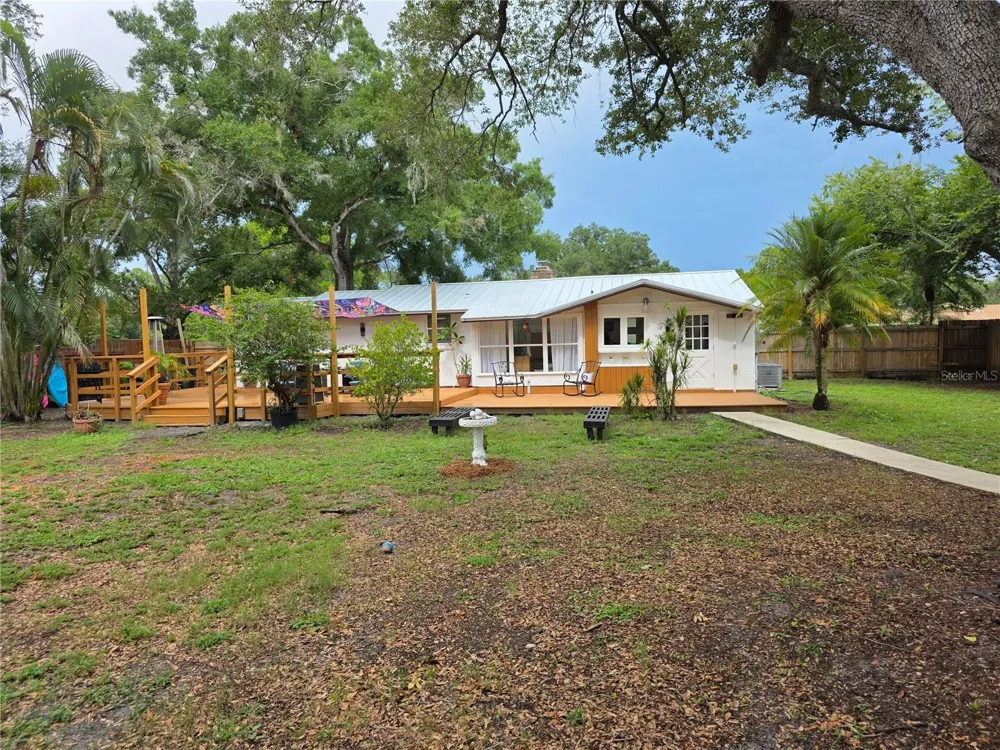 1205 WILLIS AVENUE Sarasota, FL 34232