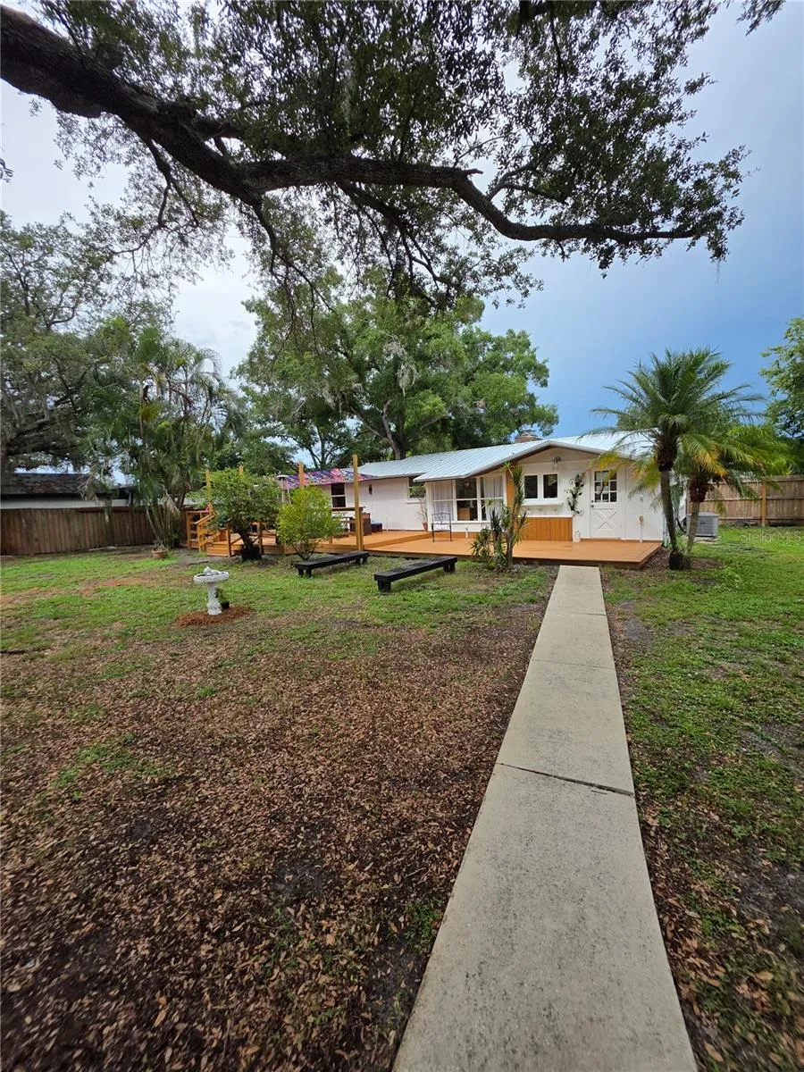 1205 WILLIS AVENUE Sarasota, FL 34232