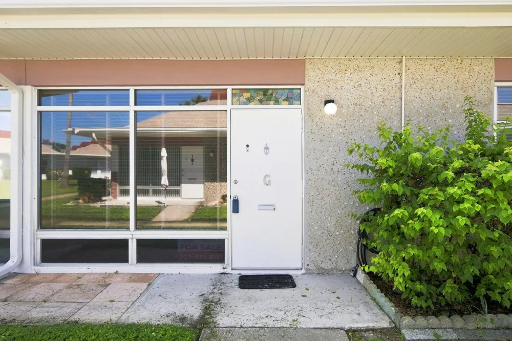 4349 TAHITIAN GARDENS CIRCLE #G Holiday, FL 34691