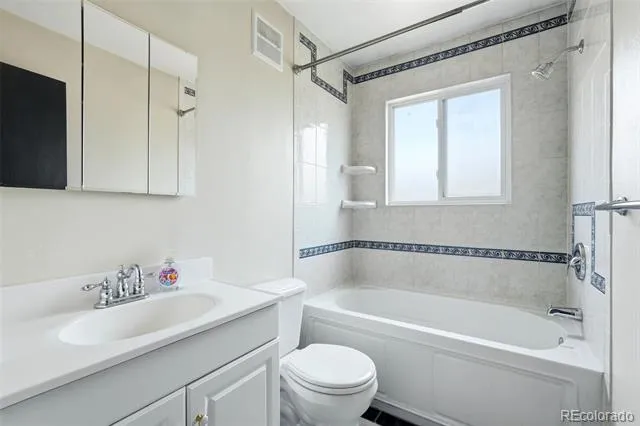 1553 S Carson Street Aurora, CO 80012