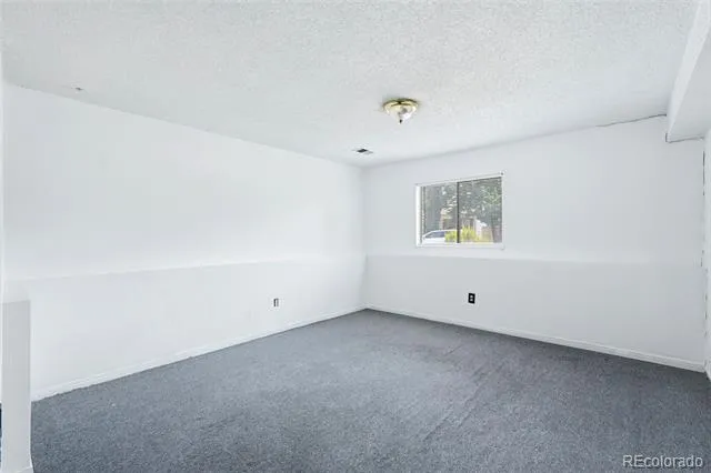 1553 S Carson Street Aurora, CO 80012
