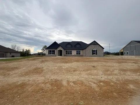 912 Creekview Whites Road