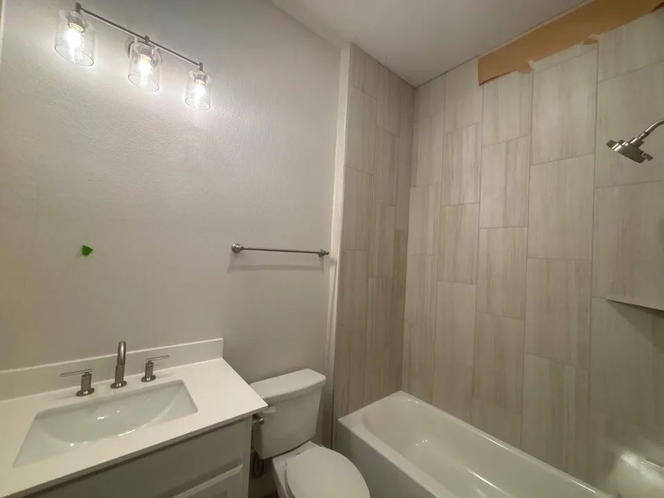 800 Monterrey Circle Van Alstyne, TX 75495