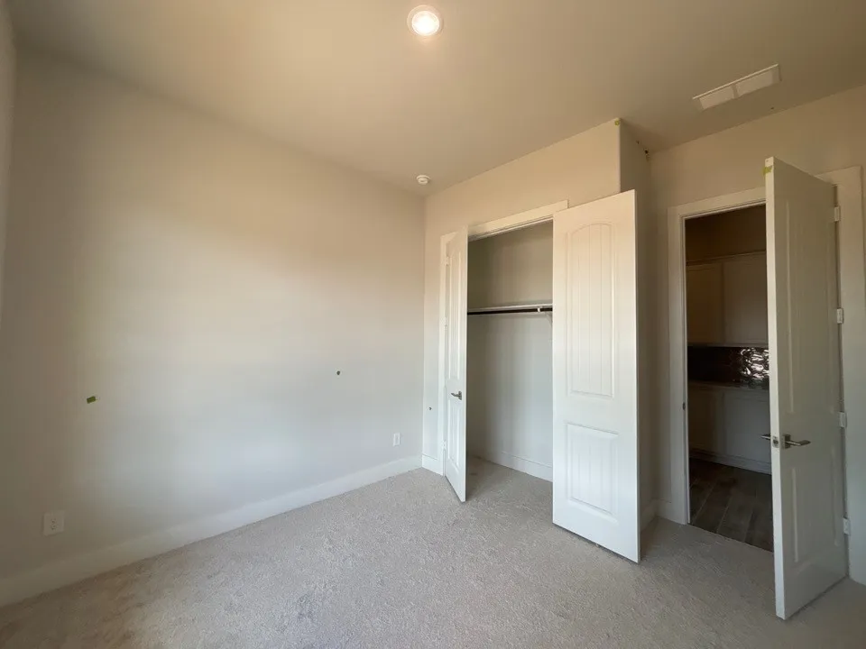 800 Monterrey Circle Van Alstyne, TX 75495