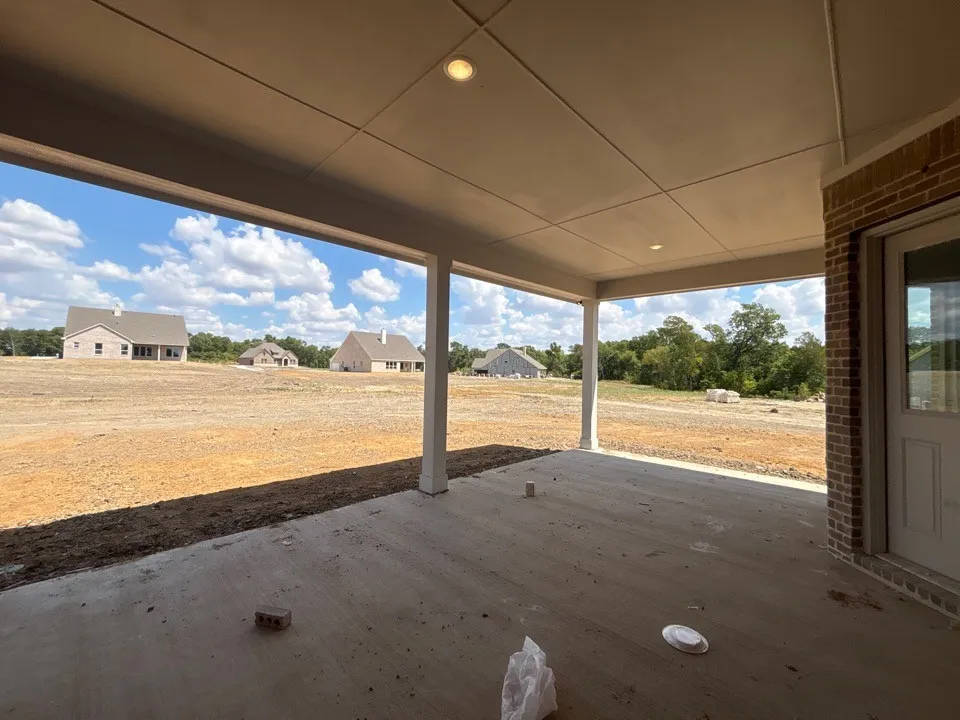 800 Monterrey Circle Van Alstyne, TX 75495