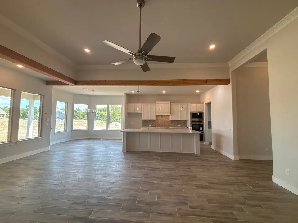 800 Monterrey Circle Van Alstyne, TX 75495