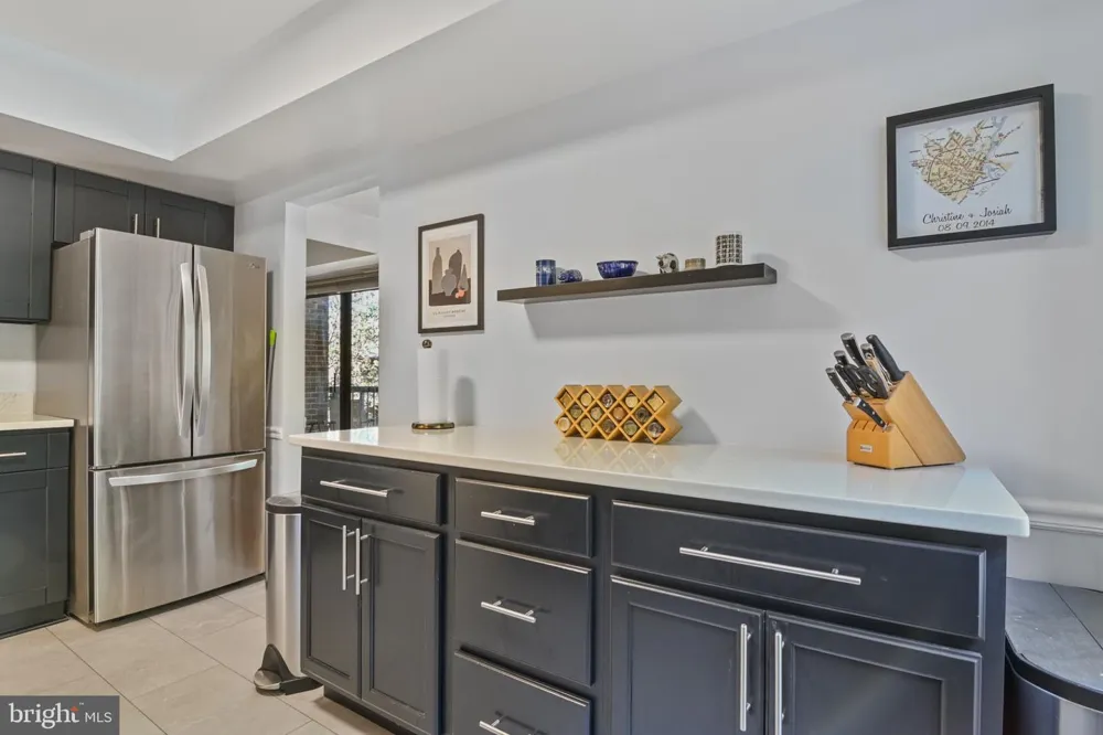 9700 KINGSBRIDGE DRIVE #202 Fairfax, VA 22031
