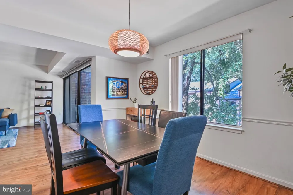 9700 KINGSBRIDGE DRIVE #202 Fairfax, VA 22031