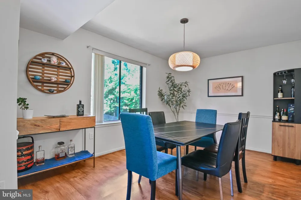 9700 KINGSBRIDGE DRIVE #202 Fairfax, VA 22031