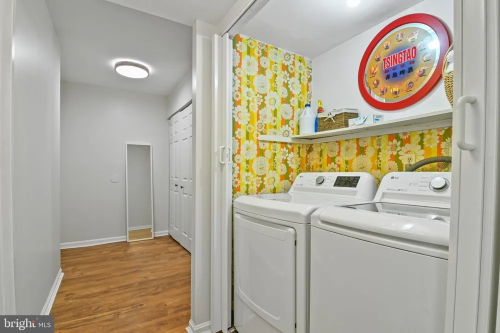 9700 KINGSBRIDGE DRIVE #202 Fairfax, VA 22031