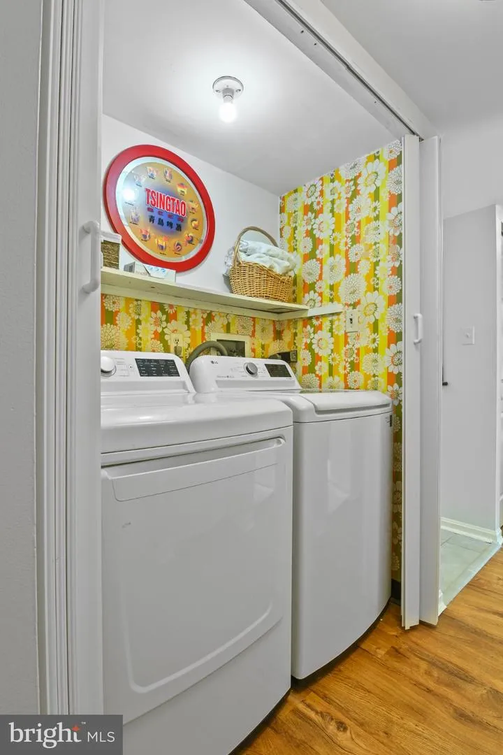 9700 KINGSBRIDGE DRIVE #202 Fairfax, VA 22031
