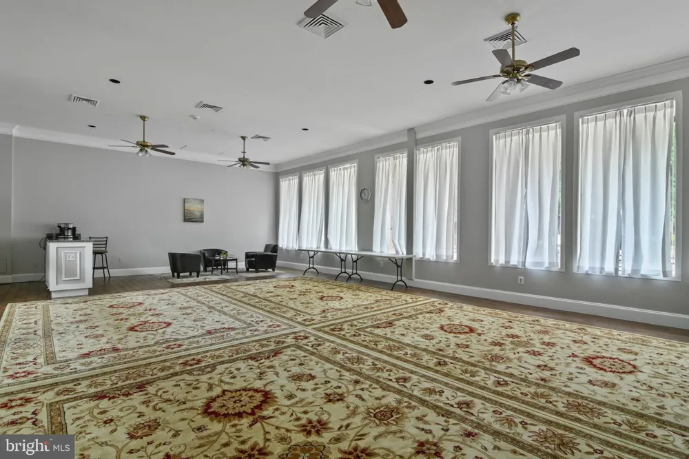 9700 KINGSBRIDGE DRIVE #202 Fairfax, VA 22031