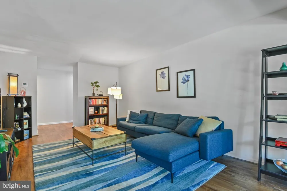 9700 KINGSBRIDGE DRIVE #202 Fairfax, VA 22031