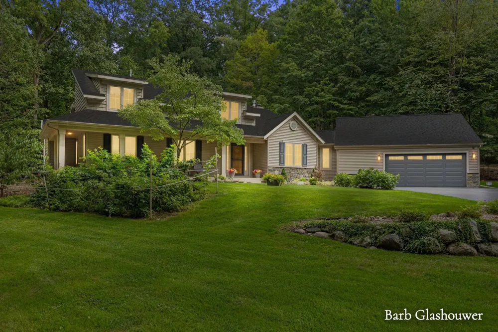 7454 Childsdale Avenue NE Rockford, MI 49341